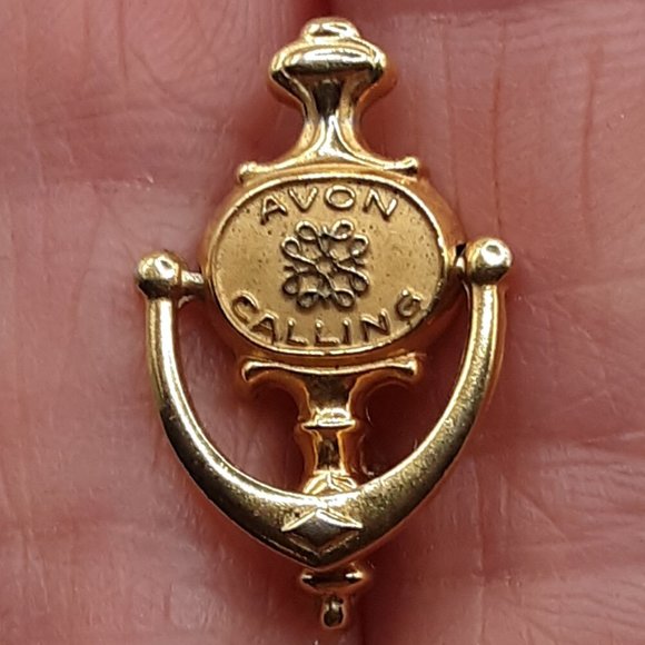 COPY - Avon Exclusive Representative Lapel Pin Door Knocker Avon Calling Vintag… - Picture 2 of 9